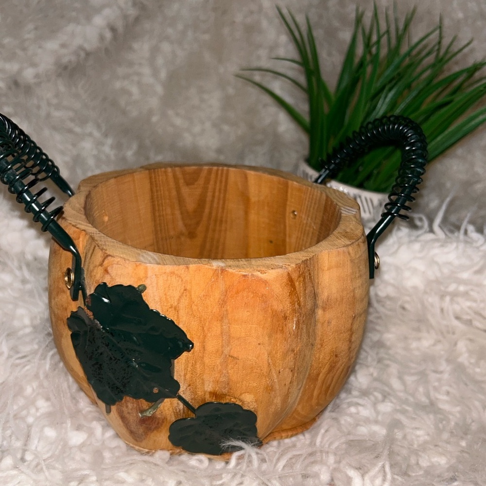 Clearance Vintage Wooden Rustic Pumpkin Bowl Metal Handle & Leafs